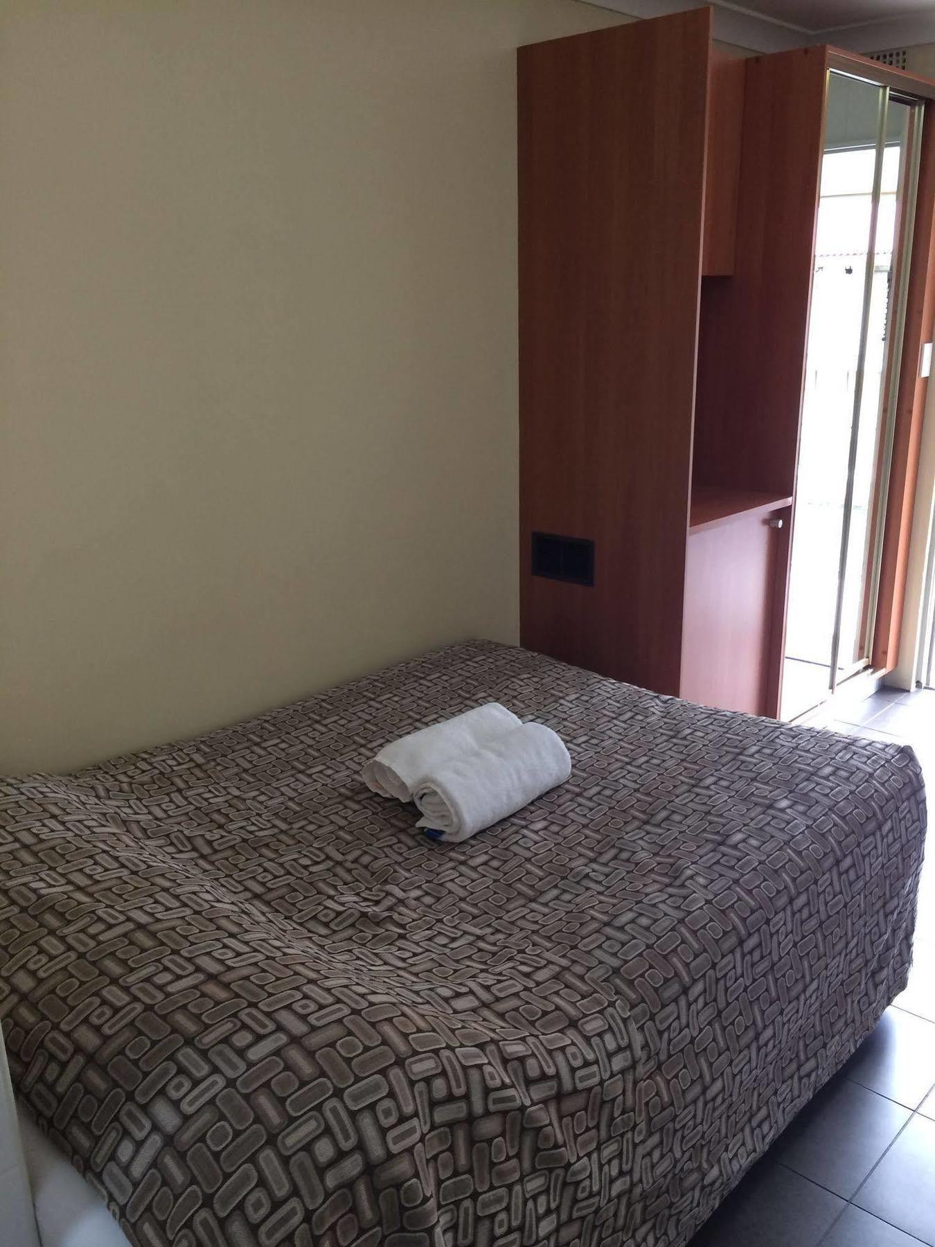 Liberty Plains Motor Inn Сидней Экстерьер фото