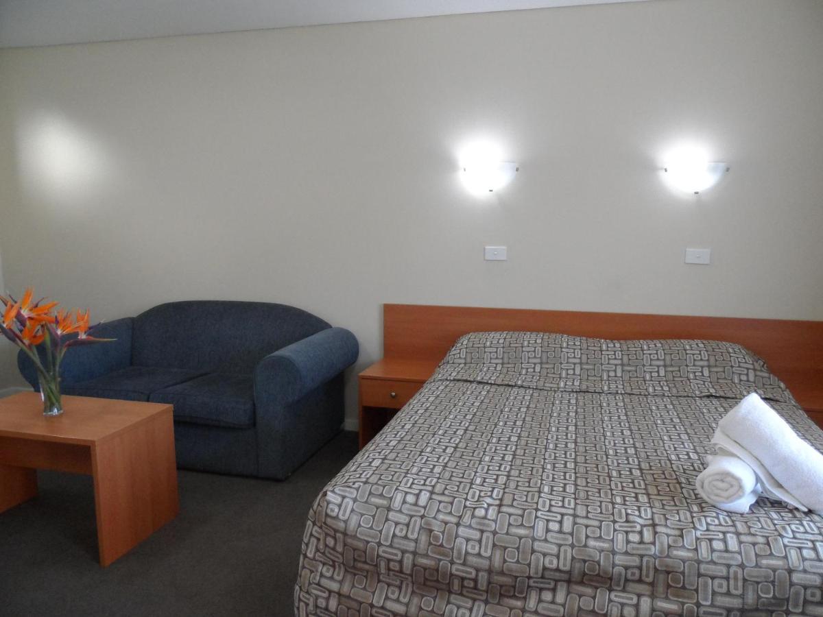 Liberty Plains Motor Inn Сидней Номер фото
